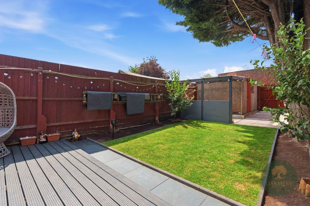 Property photo 3 of 27