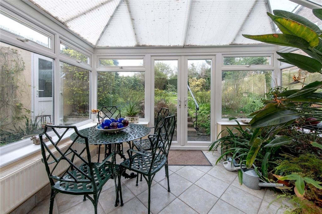 Property photo 2 of 21 Picture No. 15