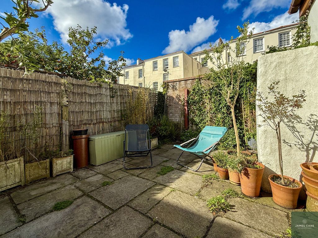 Property photo 3 of 20
