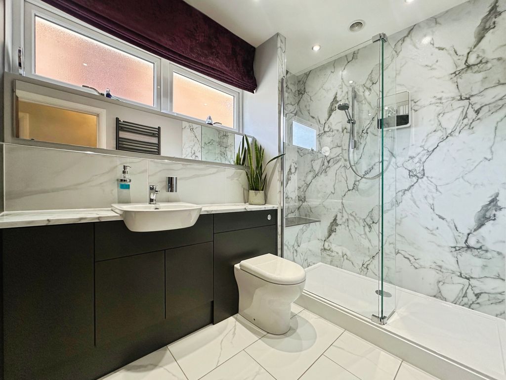 Property photo 3 of 25 Shower Room