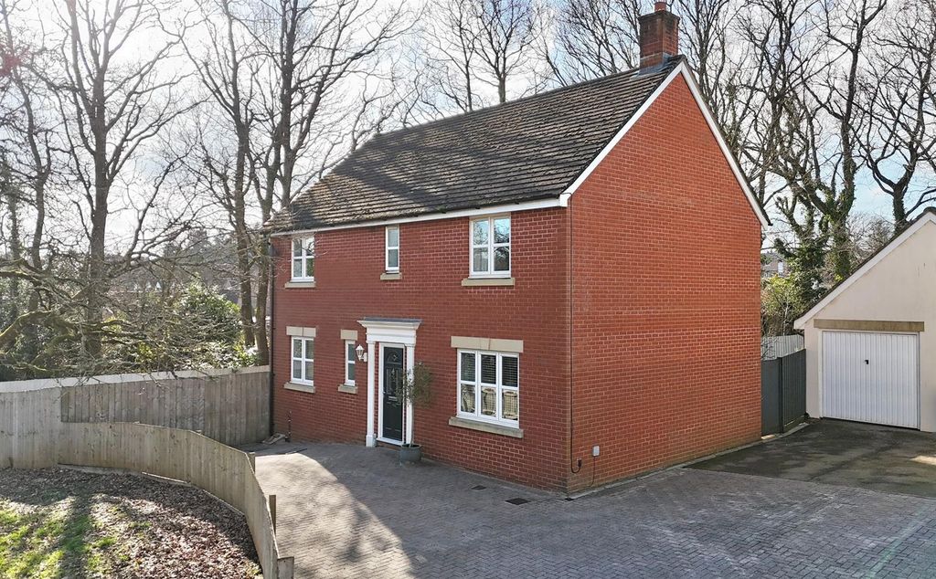 Property photo 1 of 22 Front