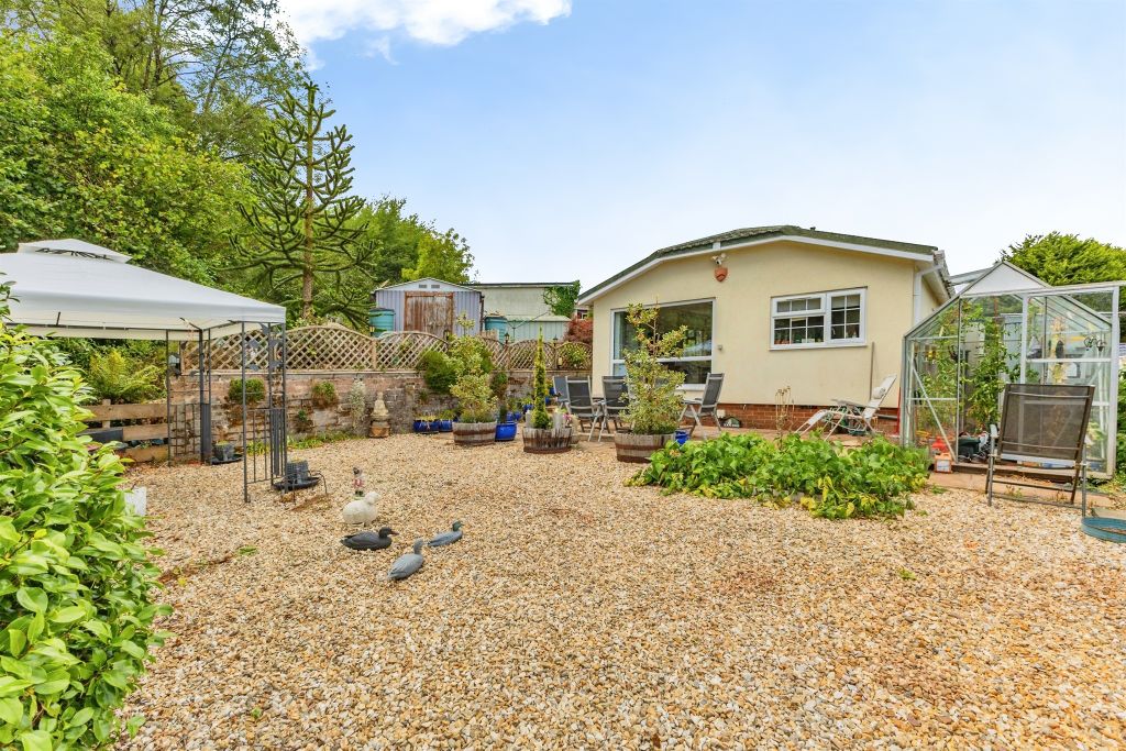 Property photo 2 of 27