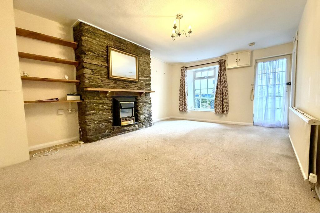 Property photo 3 of 9 Living Room