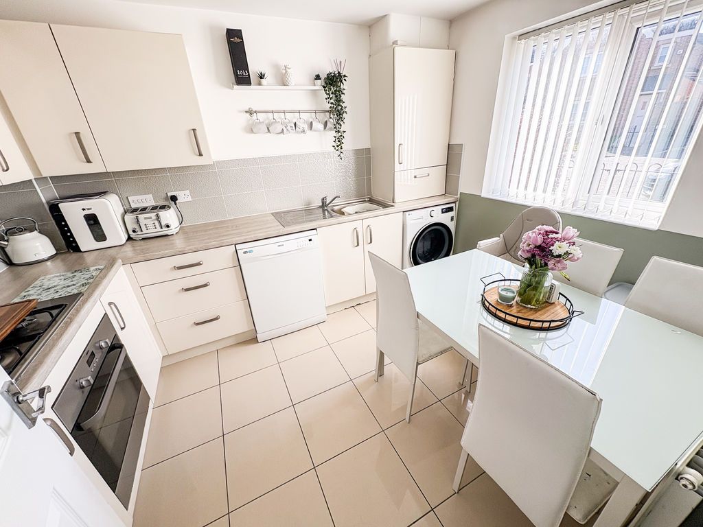 Property photo 3 of 11 Photo 5