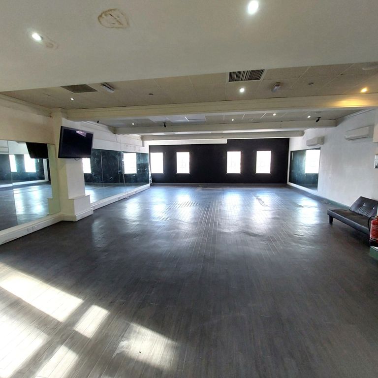 Property photo 2 of 6