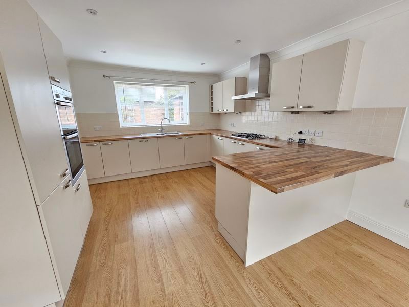 Property photo 2 of 15 Photo 12