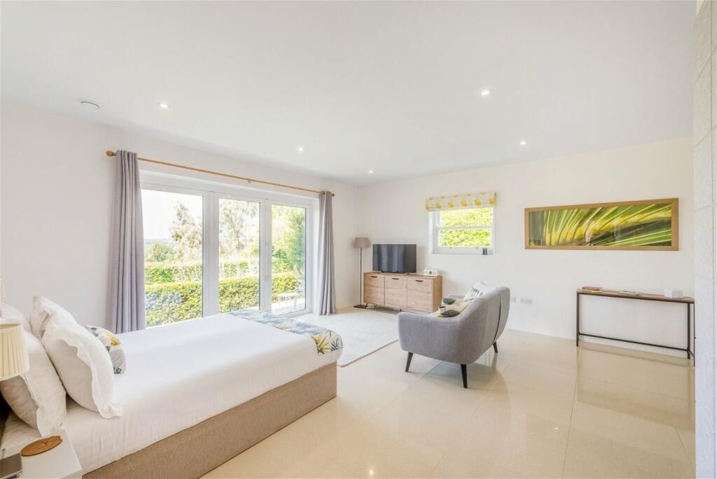 Property photo 3 of 3