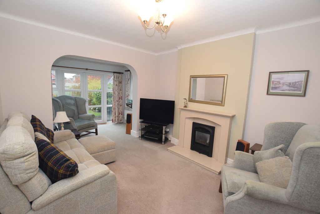 Property photo 2 of 20