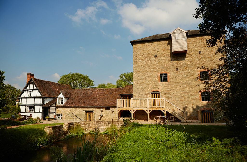 Property photo 1 of 36