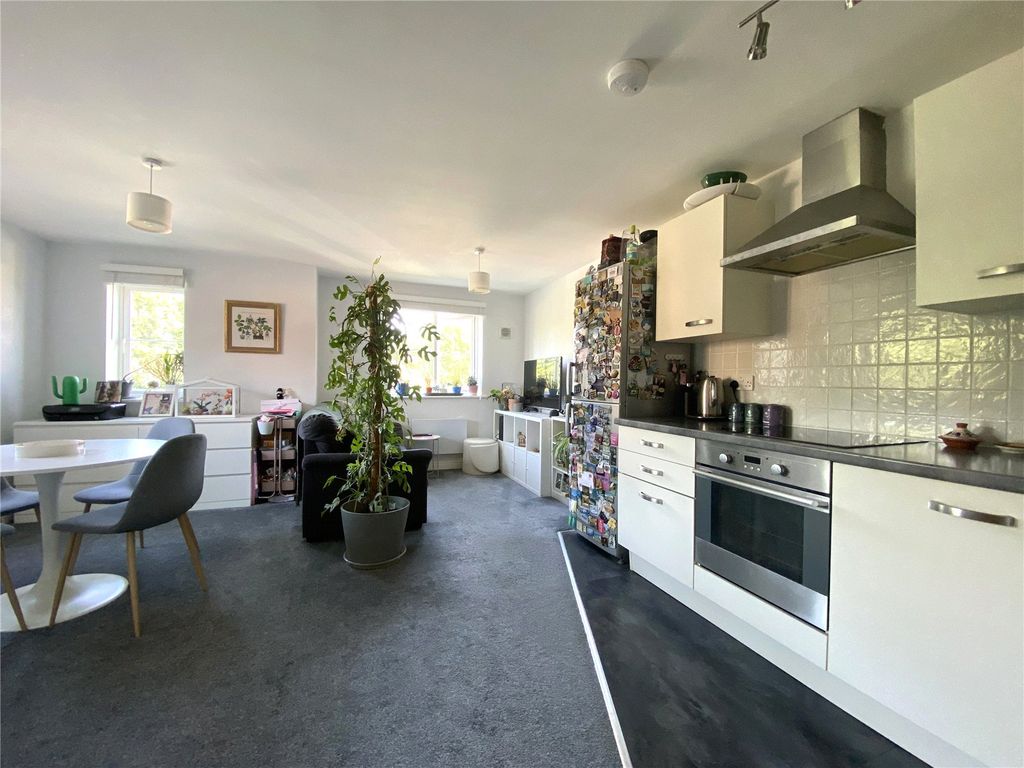 Property photo 2 of 16 Picture No. 01