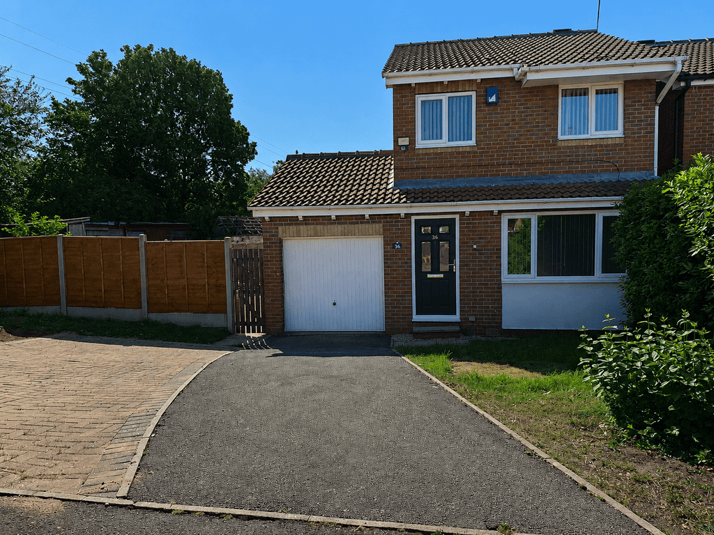 Property photo 1 of 11 3 Bed Detached House To Rent Thistlewood Road, Outwood Wf1