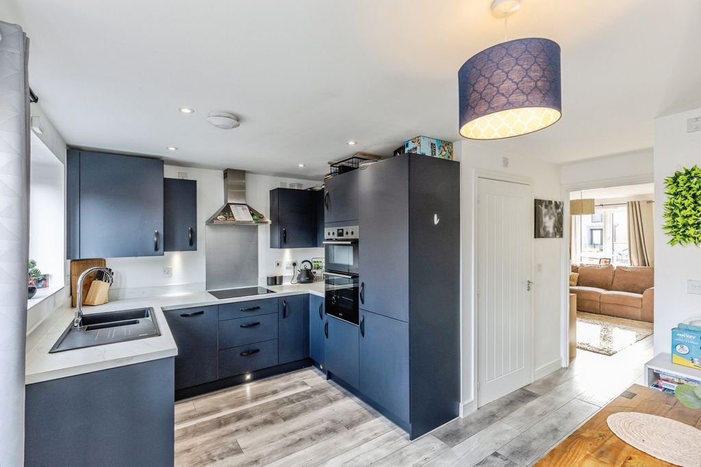 Property photo 2 of 21 Pbox-Img.Jpg