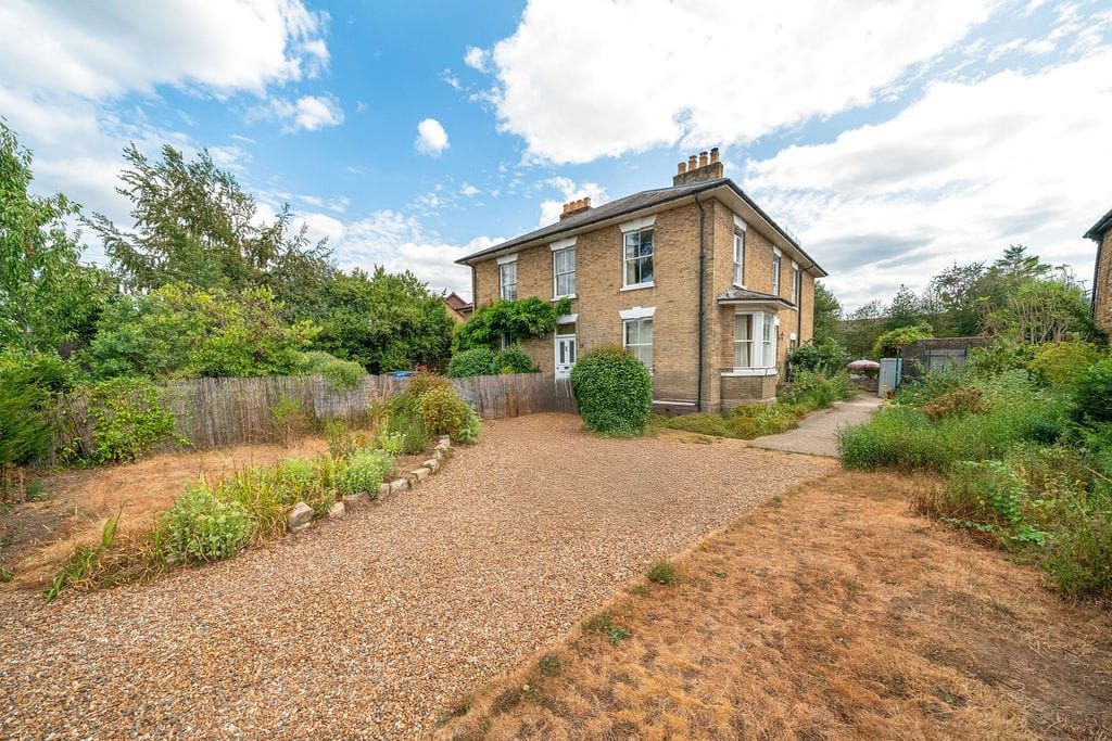 Property photo 1 of 17