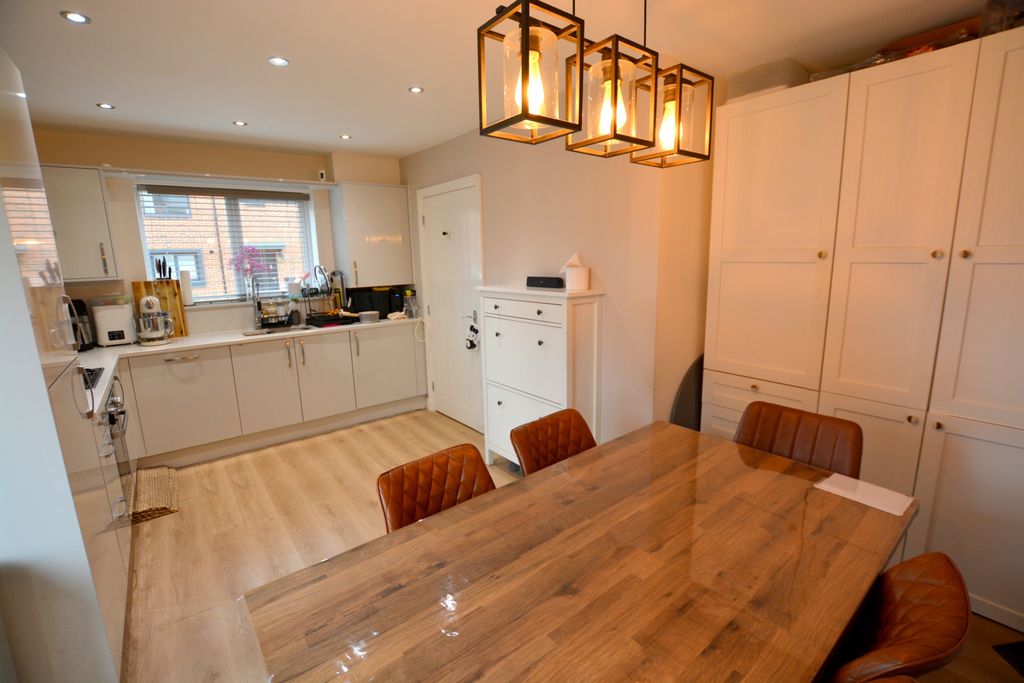 Property photo 2 of 23 Photo 9