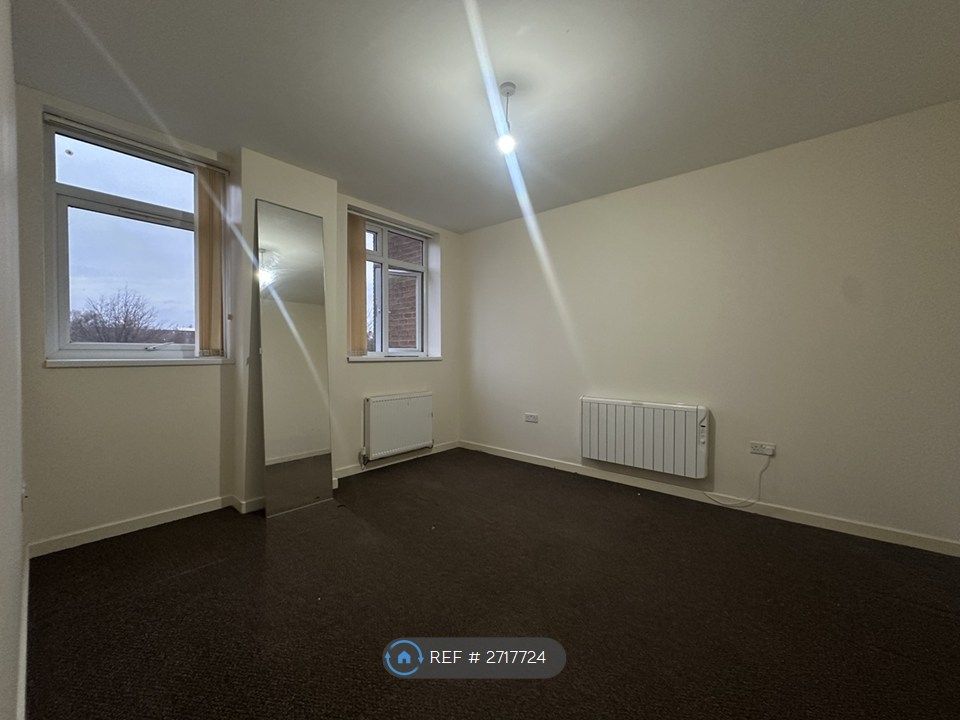 Property photo 2 of 4 Main Bedroom