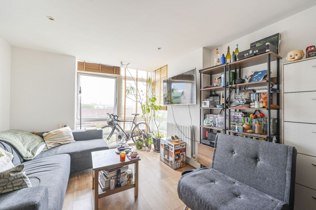 Property photo 1 of 7