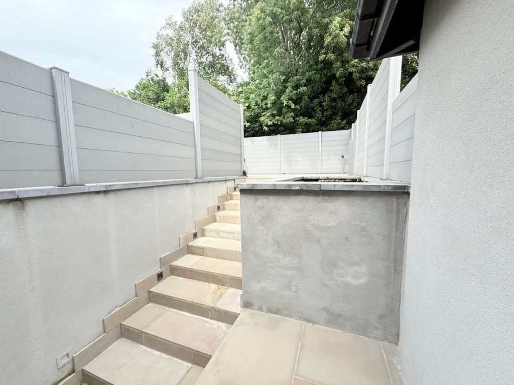 Additional image 20 of 3 bed flat to rentBeech Hill Avenue, Hadley Wood EN4