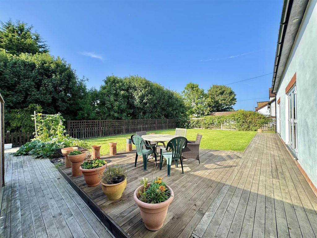 Property photo 2 of 34