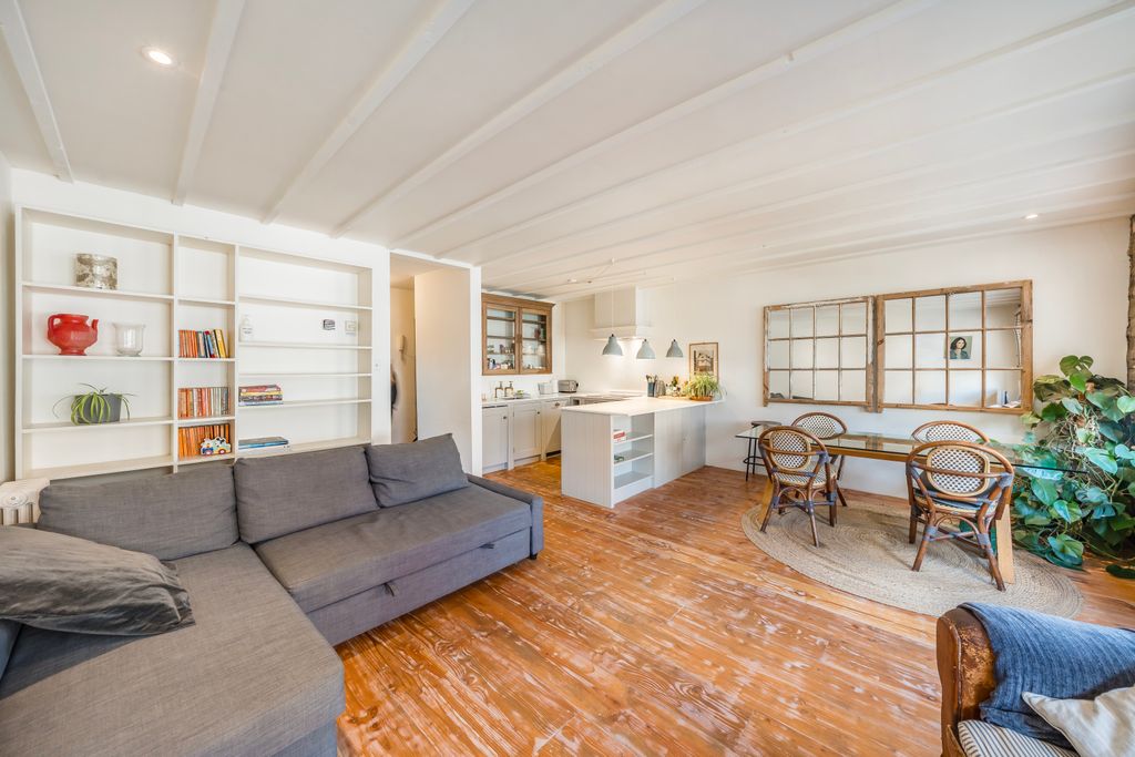 Property photo 2 of 7 Reception