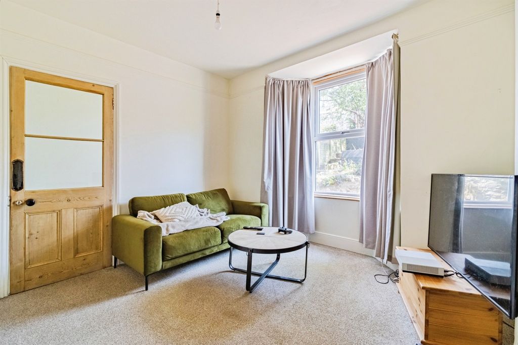 Property photo 3 of 18
