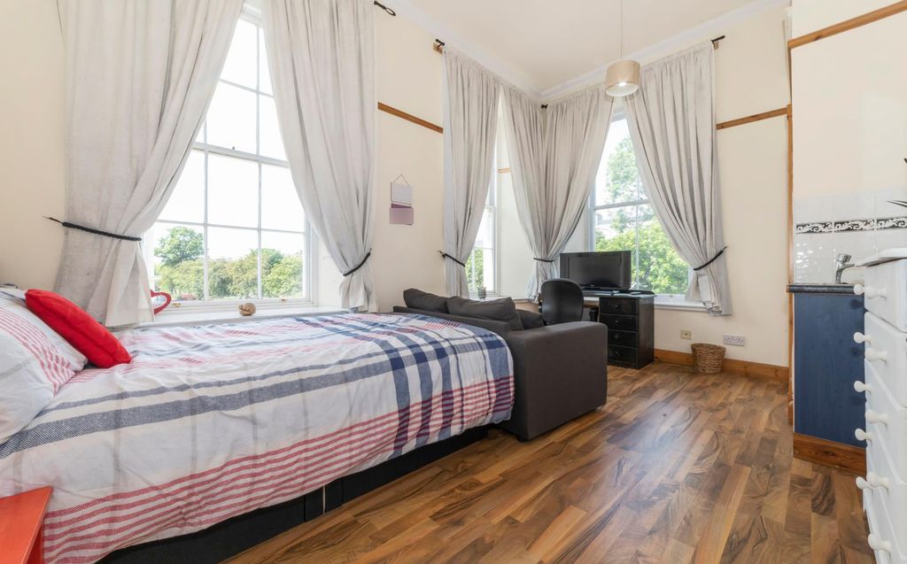 Property photo 1 of 11 Photo 0