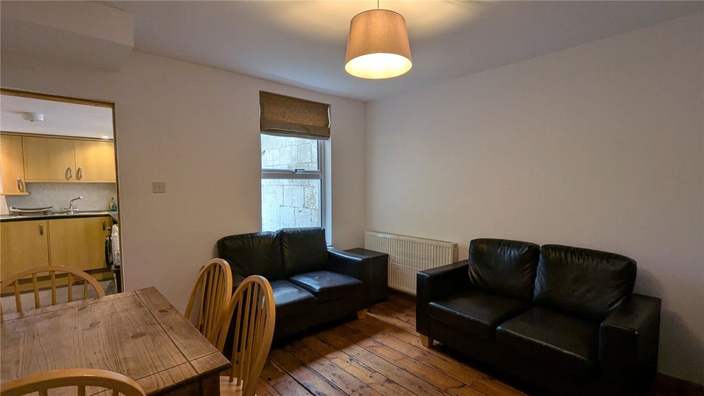 Property photo 2 of 10 Picture No. 20