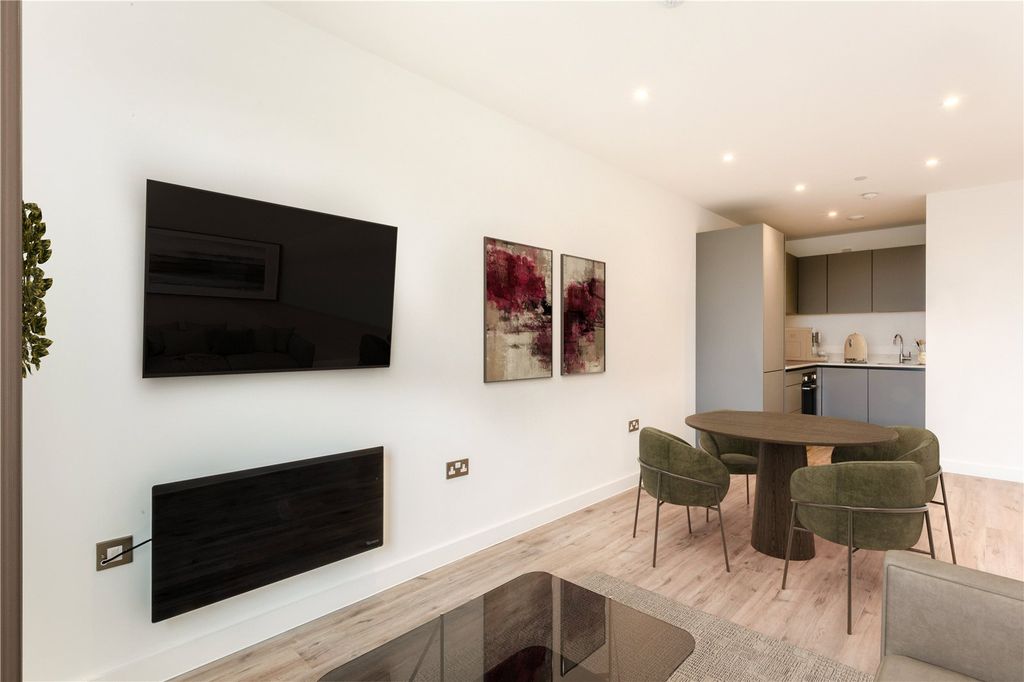 Property photo 2 of 6 Picture No. 15