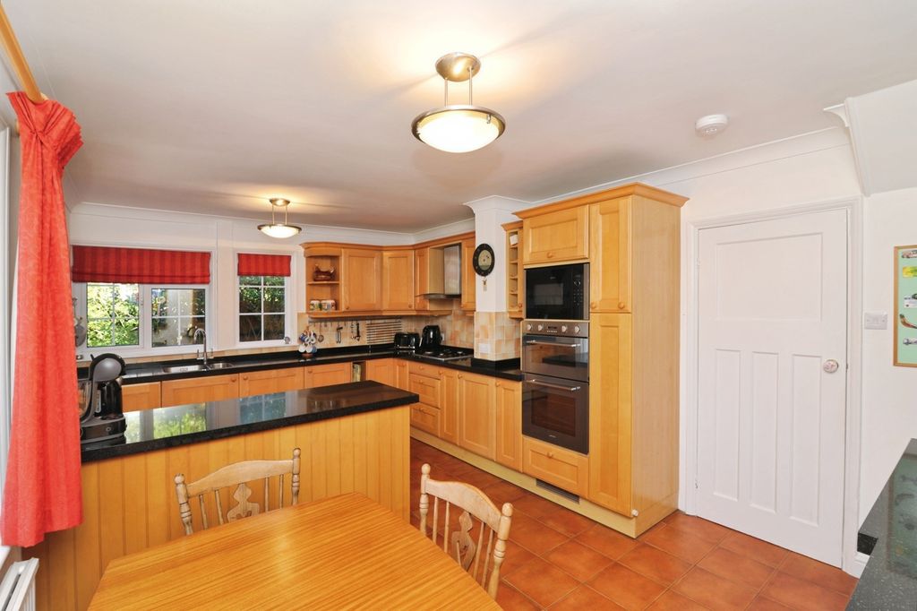 Property photo 3 of 28 Pbox-Img.Jpg