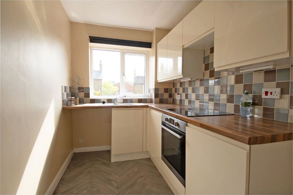 Property photo 2 of 13
