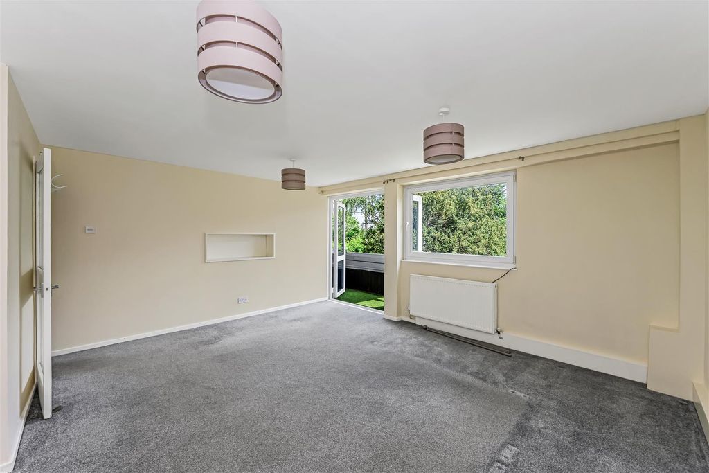 Property photo 3 of 18 11 Cedar Court-11.Jpg
