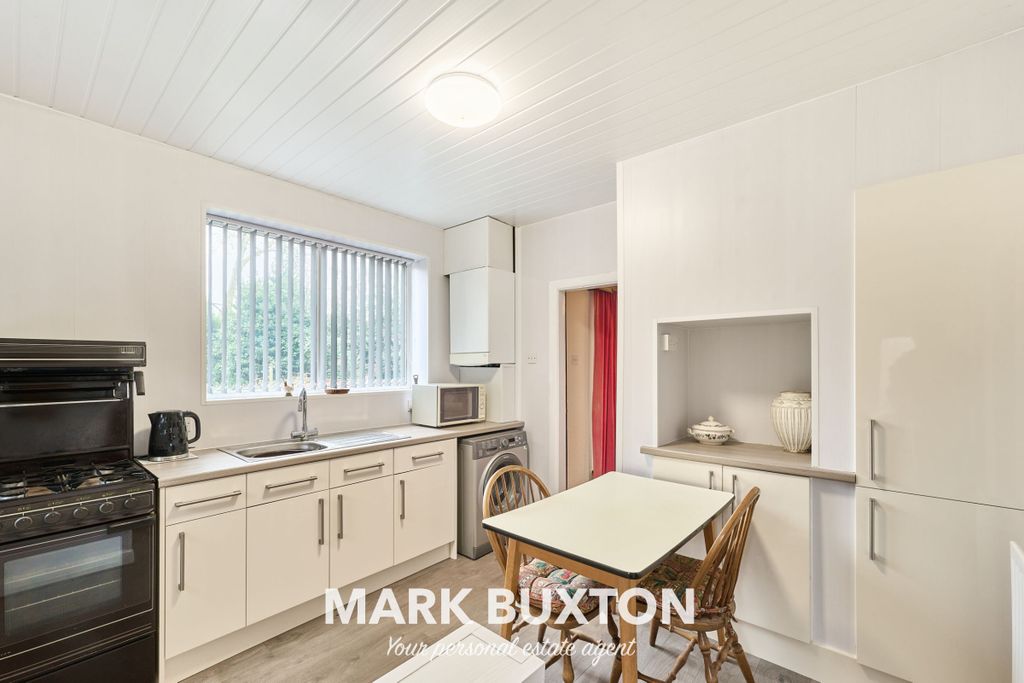 Property photo 3 of 28