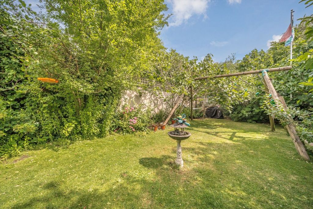 Property photo 2 of 9