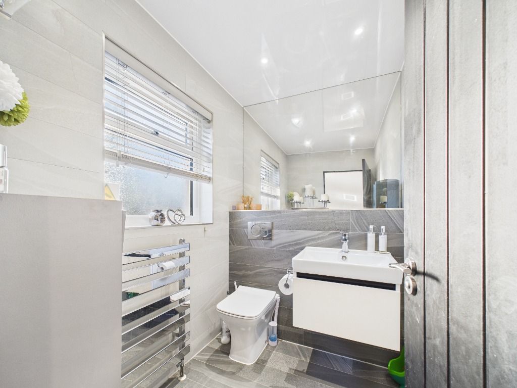 Property photo 2 of 31