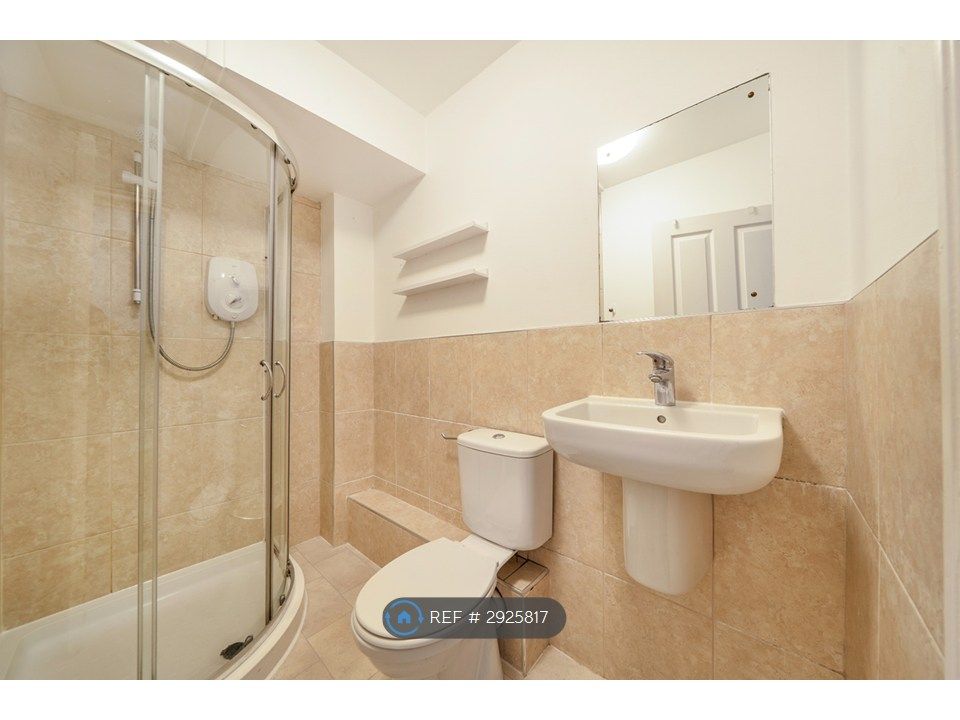 Property photo 3 of 7 Bathroom
