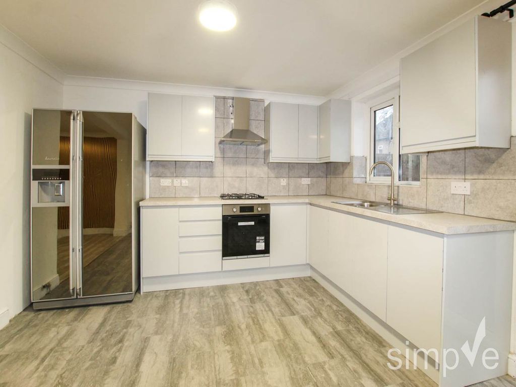 Property photo 1 of 17 Img_7061