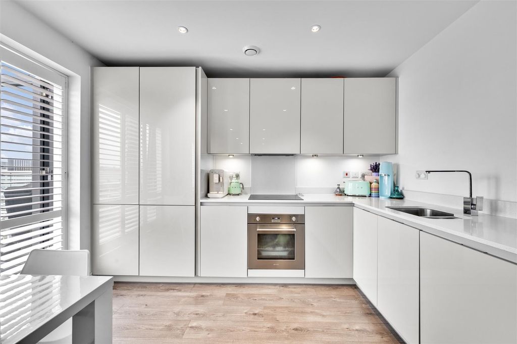 Property photo 2 of 15 Dean - Daniels_Canaletto Court, Neasden Lane, Nw10