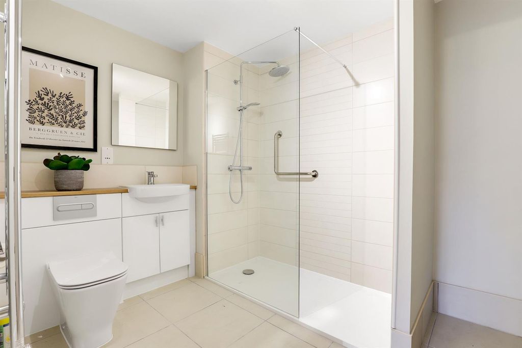 Additional image 8 of 2 bed flat for saleOutwood Lane, Chipstead, Coulsdon CR5