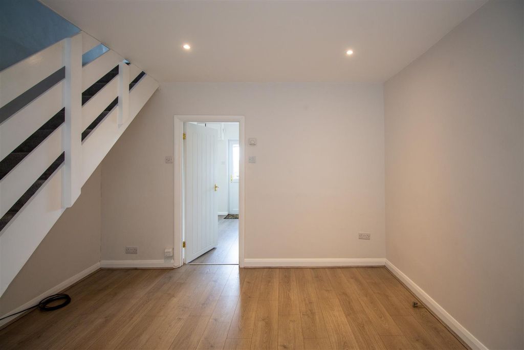 Property photo 2 of 13 Colwell Road New  -8.Jpg