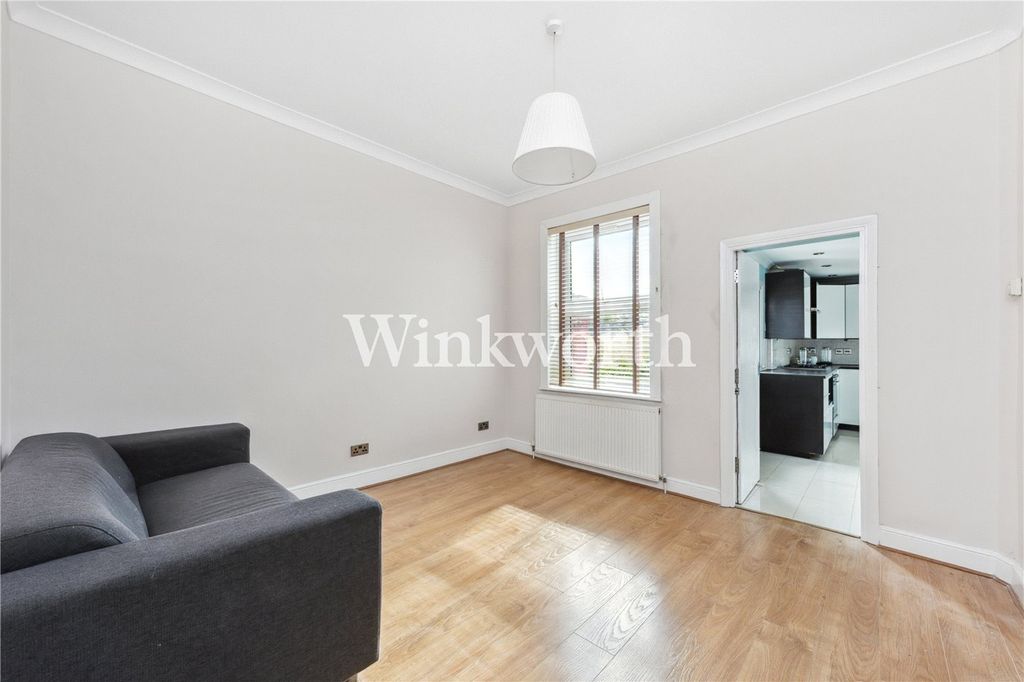 Property photo 3 of 11 Picture No. 06