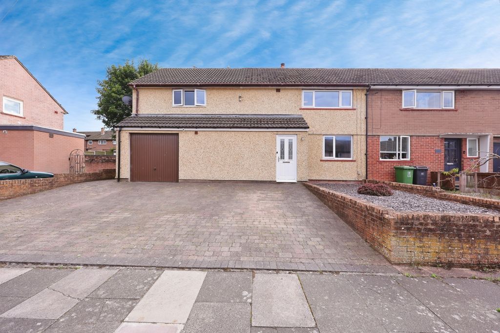 Property photo 1 of 13 External