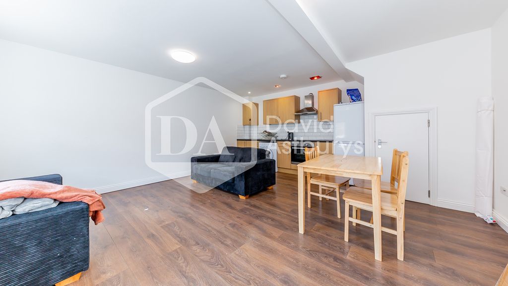 Property photo 3 of 4 356A7783
