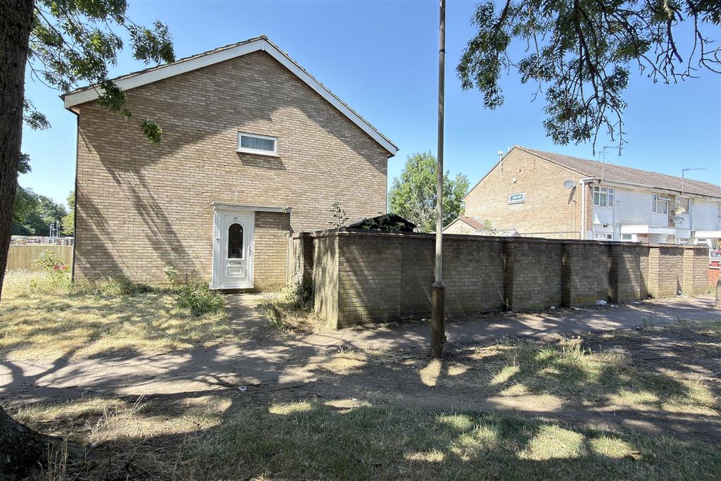Property photo 3 of 19 Outside