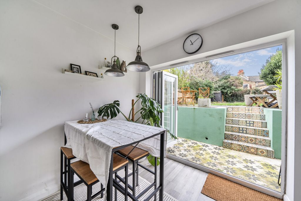 Property photo 2 of 9 1415703-14-699c3d...