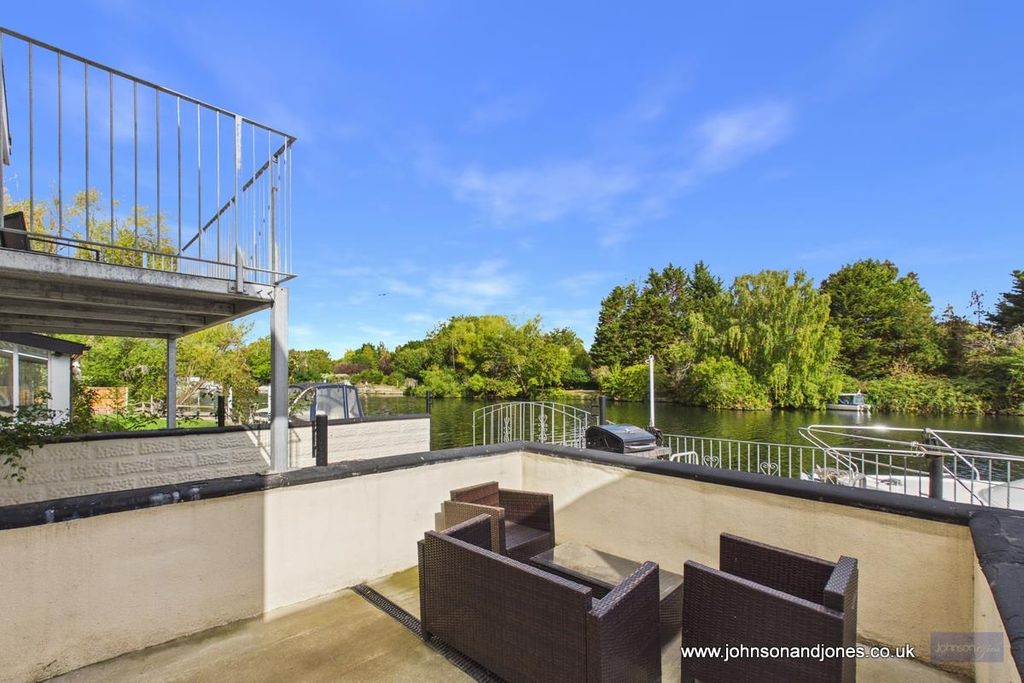 Property photo 2 of 14 2 Riverside Terrace.Jpg