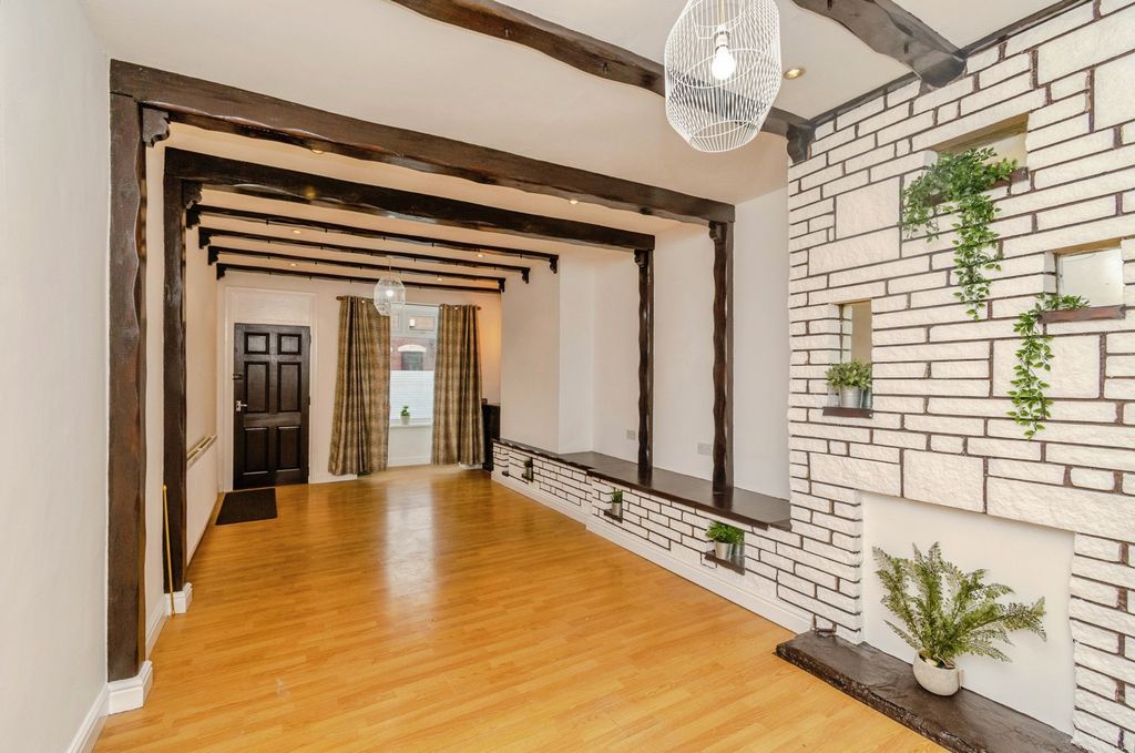 Property photo 2 of 19 Pbox-Img.Jpg