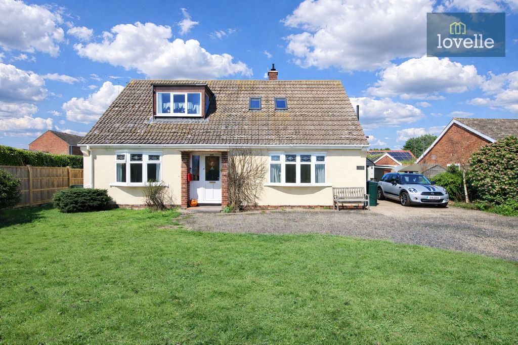 Property photo 2 of 26