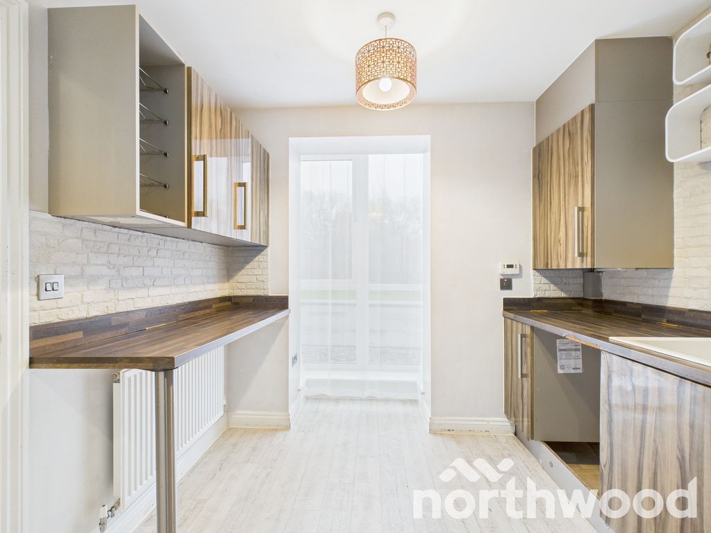 Property photo 2 of 40