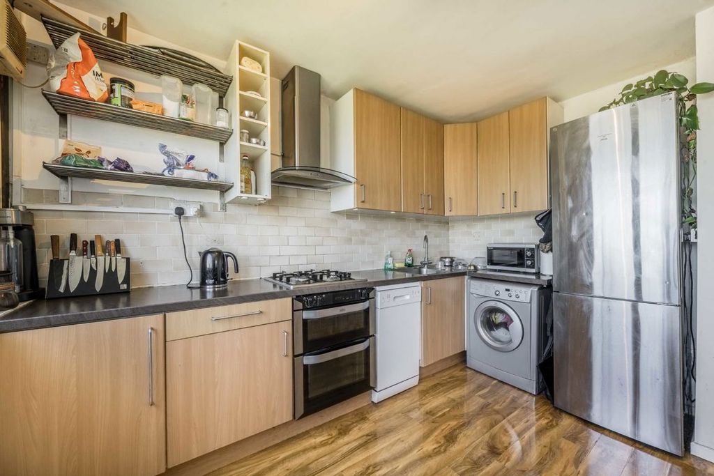 Property photo 3 of 7