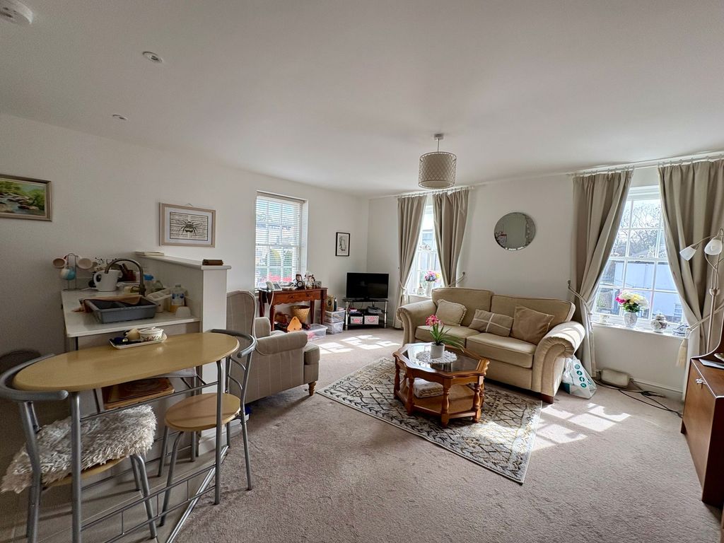 Property photo 3 of 22