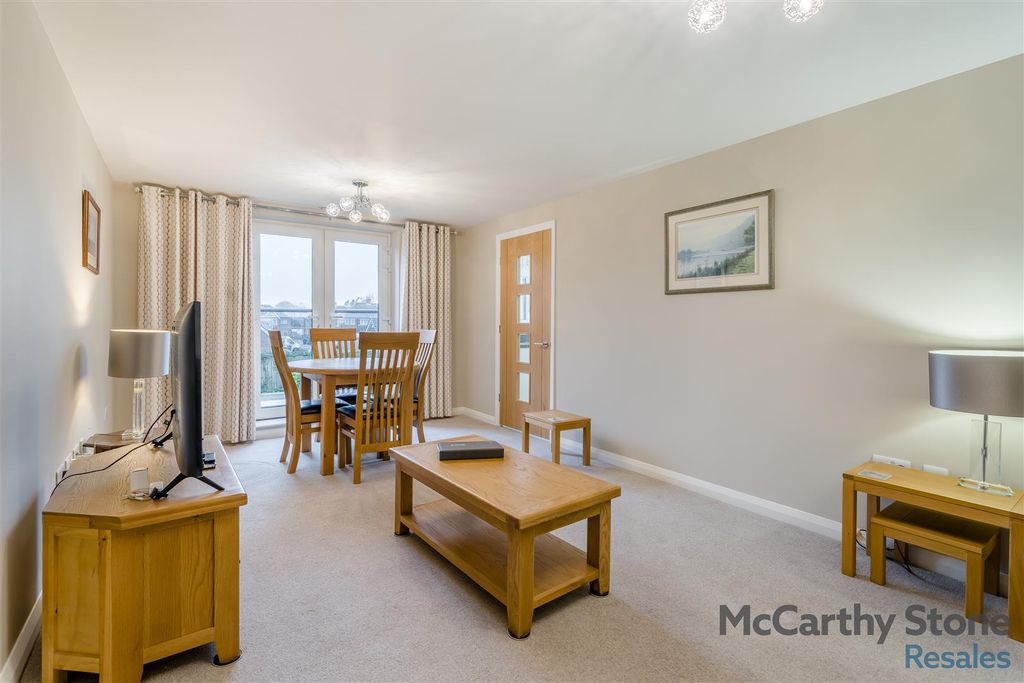 Property photo 2 of 30 8672327-Interior02.Jpg